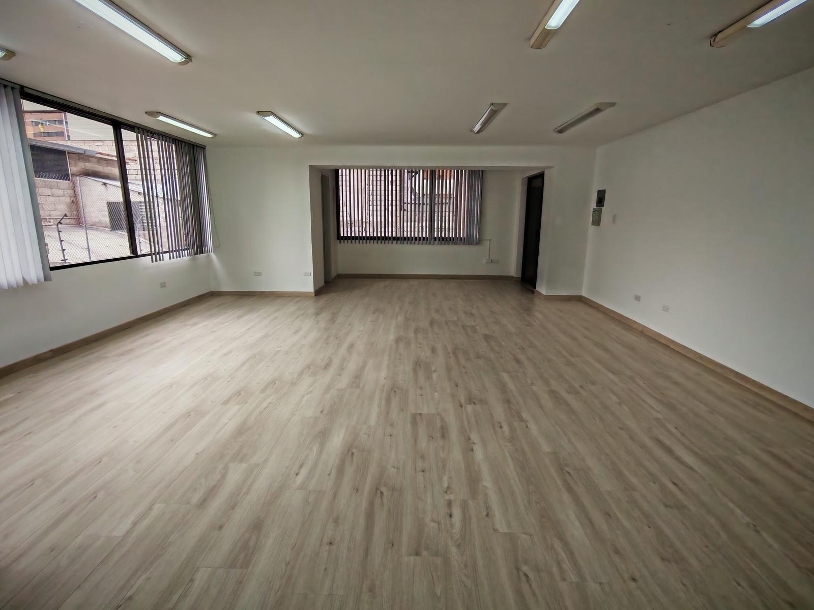 Office for rent in Pichincha | Quito | La Carolina, eloy alfaro y de los shyris, 121 m²