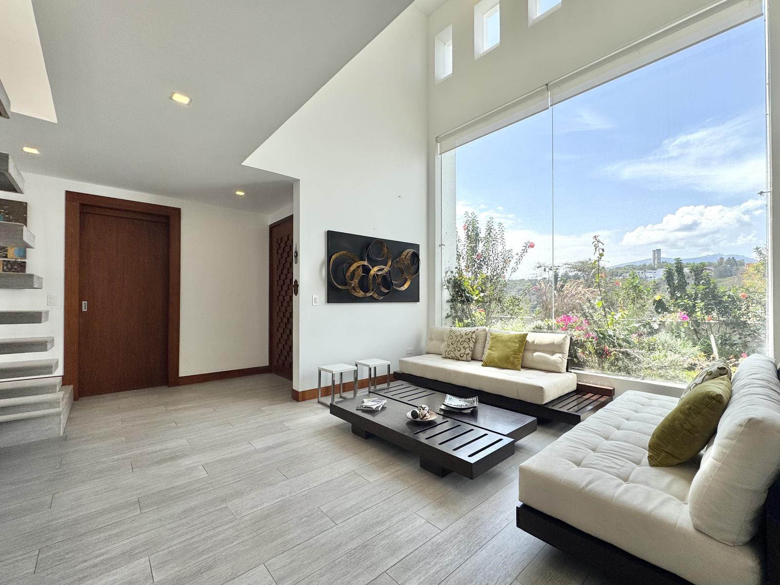 Casa en venta en Pichincha | Quito | Cumbayá, Urb. Parque Algarrobos 2, Cumbayá, 436 m²