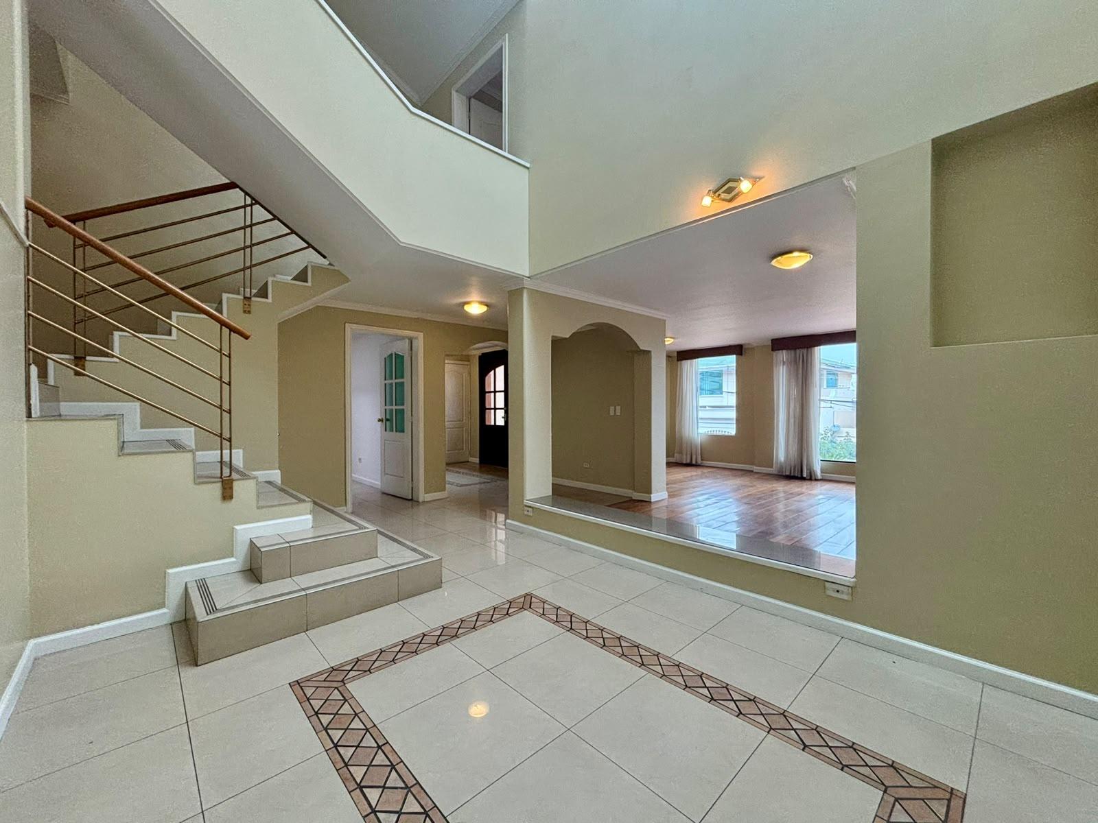 Casa en venta en Pichincha | Quito | Miravalle, UrbanizaciUrbanización Miravalle 4ón Miravalle 4, 431 m²