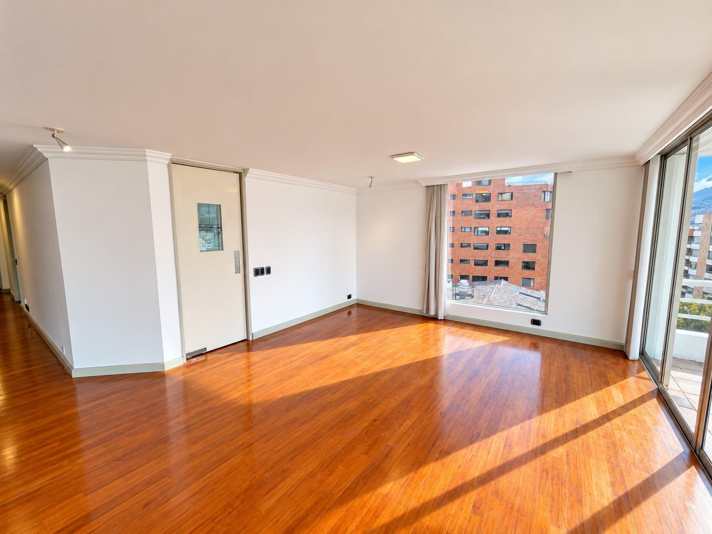 Apartment for rent in Pichincha | Quito | La Coruña, Coruña y Whymper, 286 m²