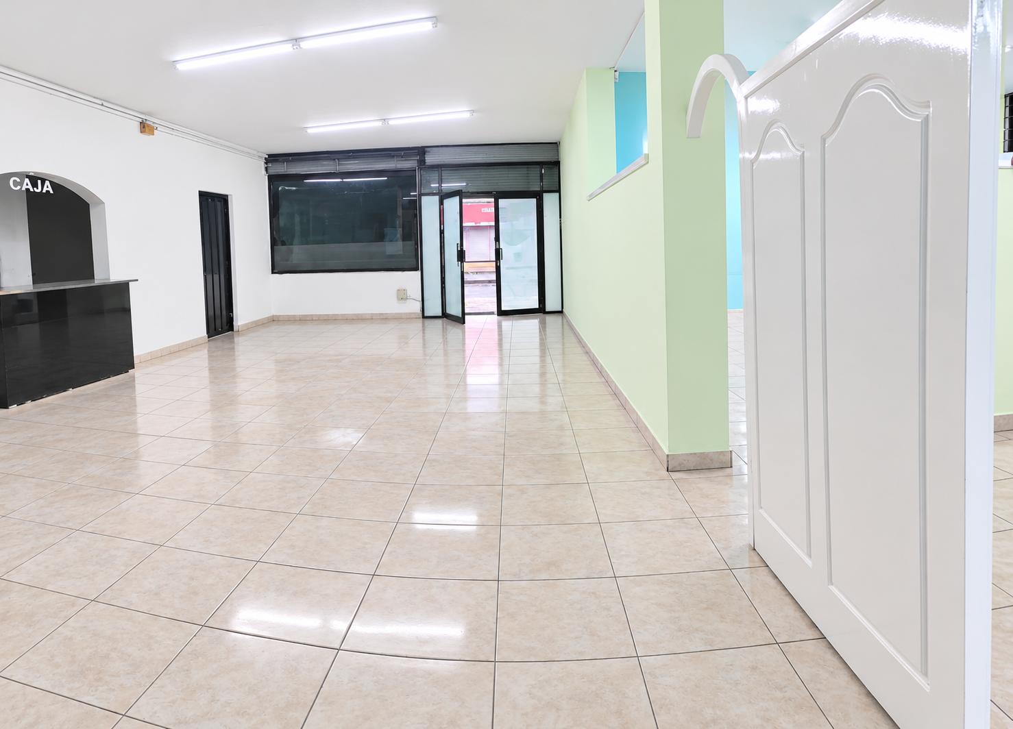 Local en venta en Pichincha | Quito | Sur de Quito, Turubamba, Quicentro Sur, Av, Teniente Hugo Ortix, Cusubamaba, Registro Civil, Mayorista, Estadio del Aucas, 681 m²