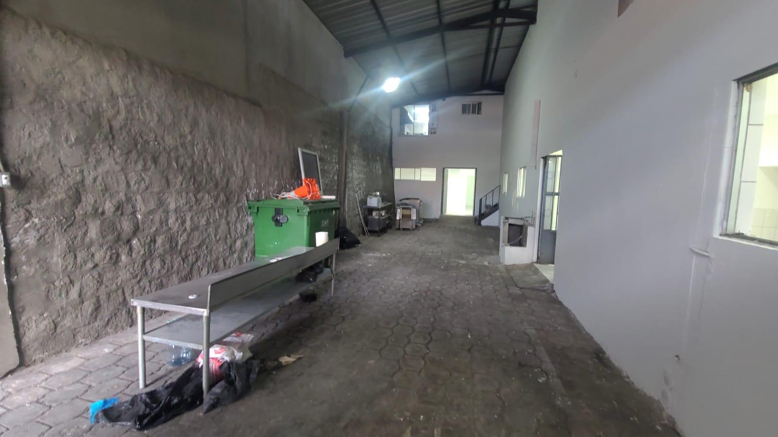 Bodega en alquiler en Pichincha | Quito | Norte de Quito, Vozandes y Mariano Echeverria, 220 m²