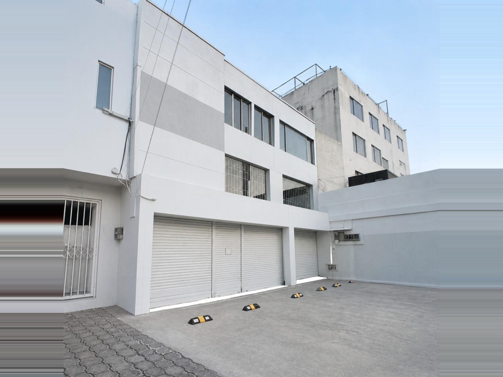 Local en alquiler en Pichincha | Quito | La Kennedy, AV. 6 de diciembre y Alamos | Sector La Kannedy, 224 m²