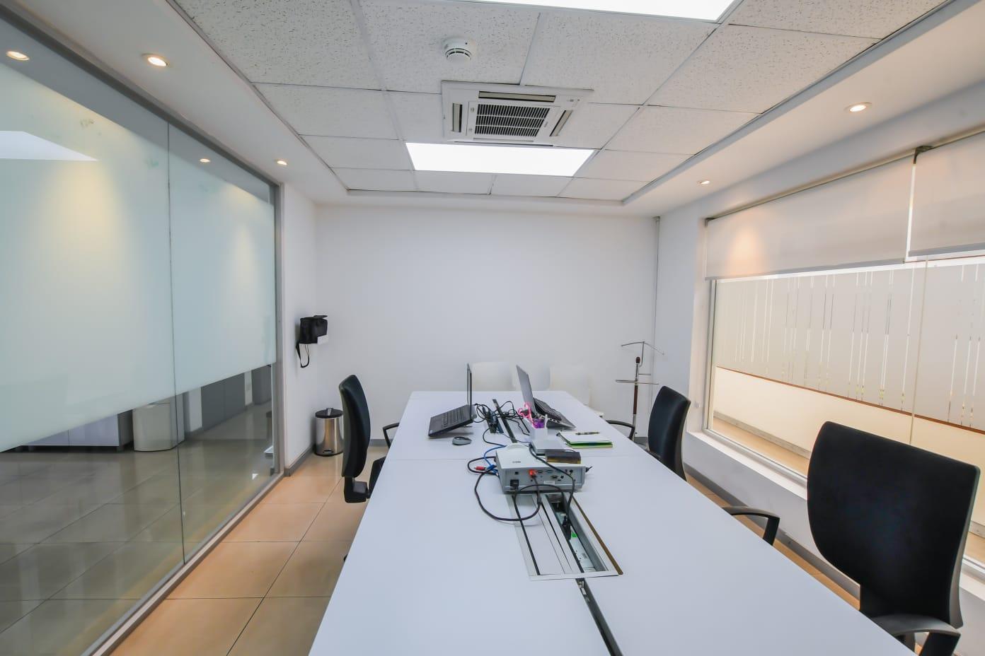 Oficina en venta en Pichincha | Quito | Jipijapa, Av. Amazonas &Rio Coca Edificio Eteco, 1717 ha