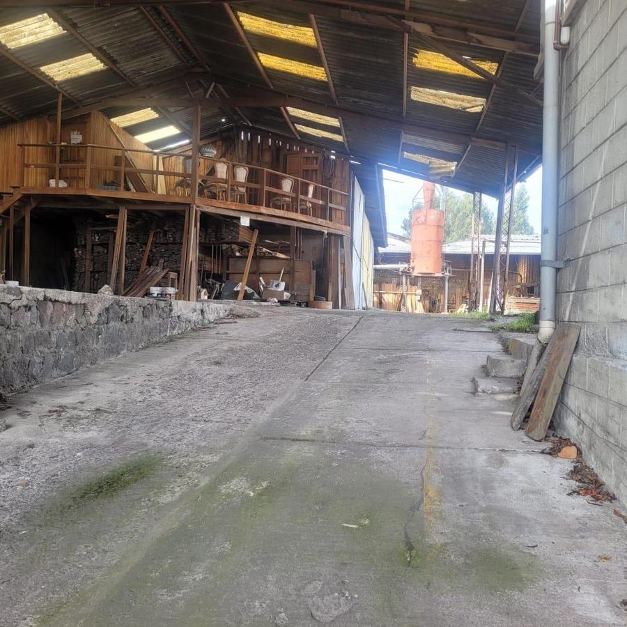 SELLING INDUSTRIAL WAREHOUSE NORTH OF QUITO 2,500 M2 LAND HIGH IMPACT CHRISTIANIA 3