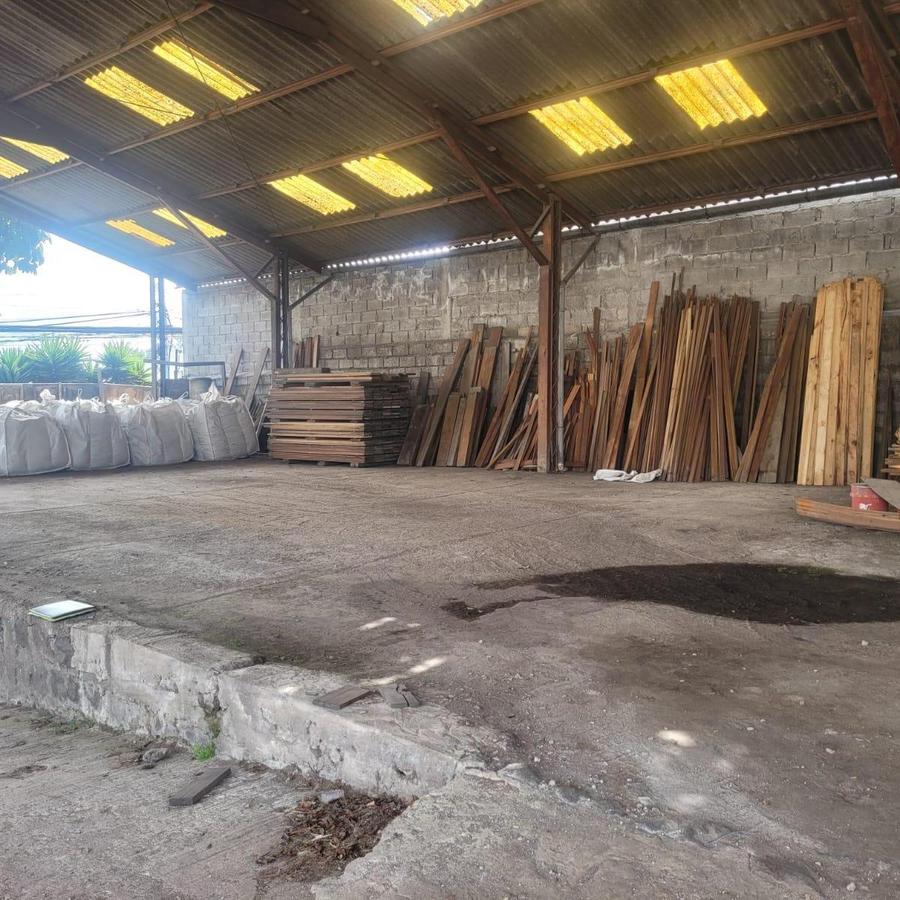 SELLING INDUSTRIAL WAREHOUSE NORTH OF QUITO 2,500 M2 LAND HIGH IMPACT CHRISTIANIA