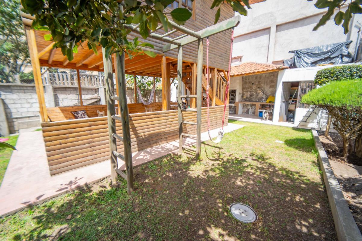 HOUSE FOR SALE IN CARCELEN $225,000 LOT 733 M2 3