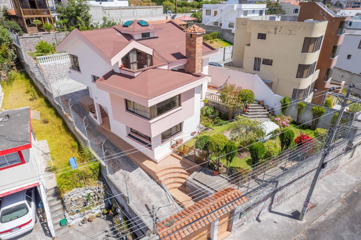 HOUSE FOR SALE IN CARCELEN $225,000 LOT 733 M2