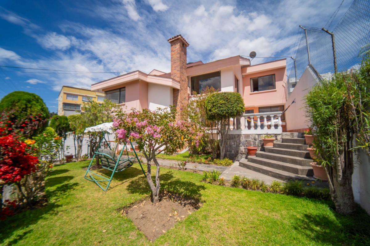 VENDO CASA COMERCIAL CARCELEN $225.000 LOTE 733