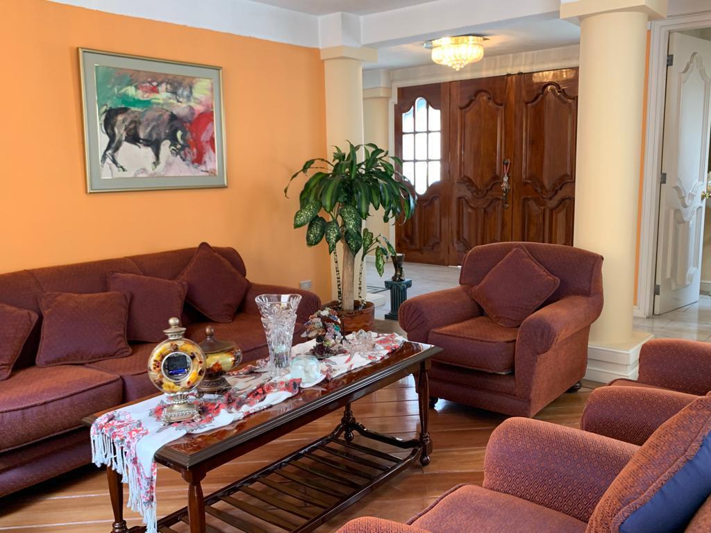 Casa en alquiler en Pichincha | Quito | El Condado, Urbanización El Condado, 416 ha