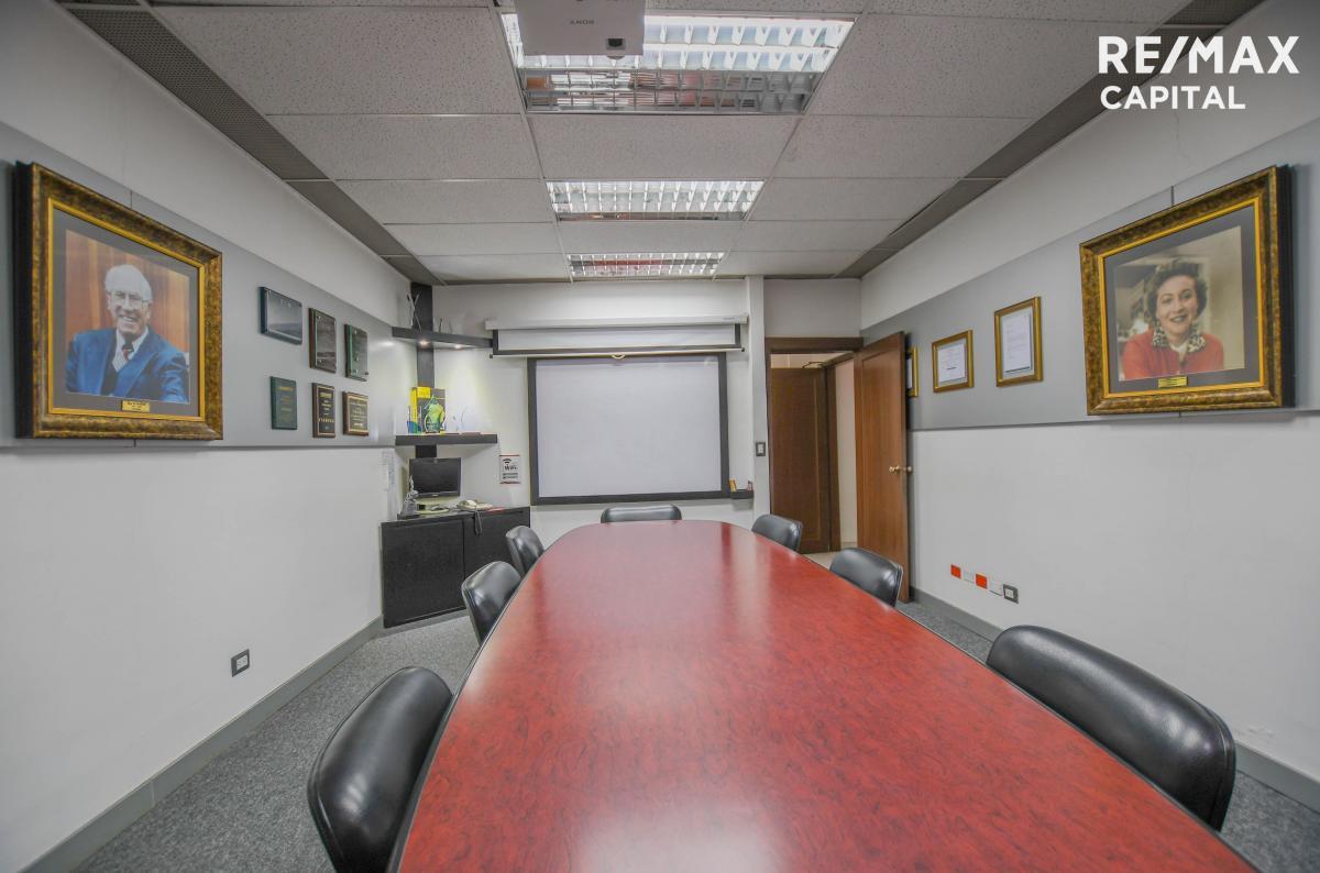 Edificio Comercial en venta en Pichincha | Quito | La Colón, Pasaje Batallas y Av. 6 de Diciembre, 3720 ha