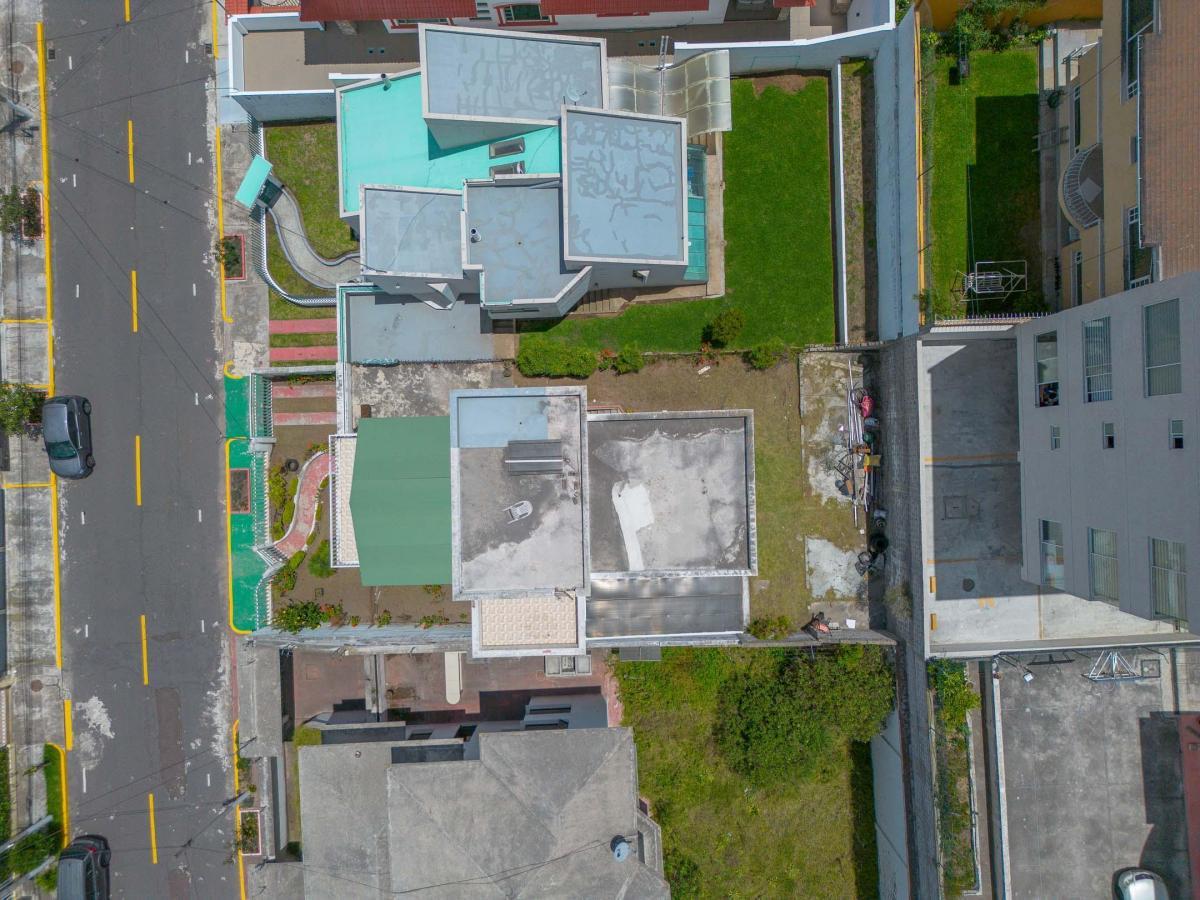 Casa en venta en Pichincha | Quito | Carcelén, CASA EN VENTA 339 m² - MASTODONTES, 247 m²