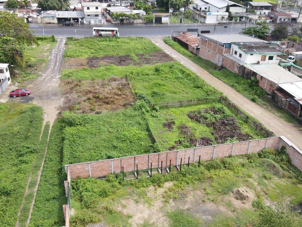 LAND FOR SALE ON THE PORTOVIEJO-SANTA ANA ROAD 2