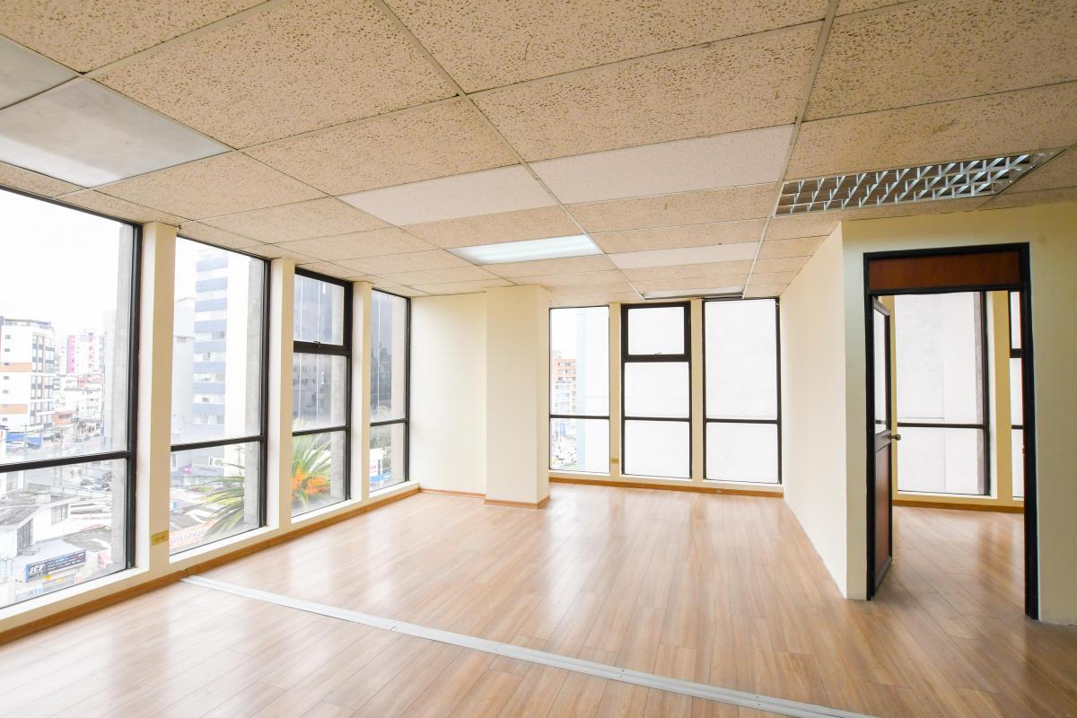 Oficina en alquiler en Pichincha | Quito | Iñaquito Alto, OFICINAS EN RENTA 408 m² - ELOY ALFARO y 9 OCTUBRE - PISO 4, 408 ha