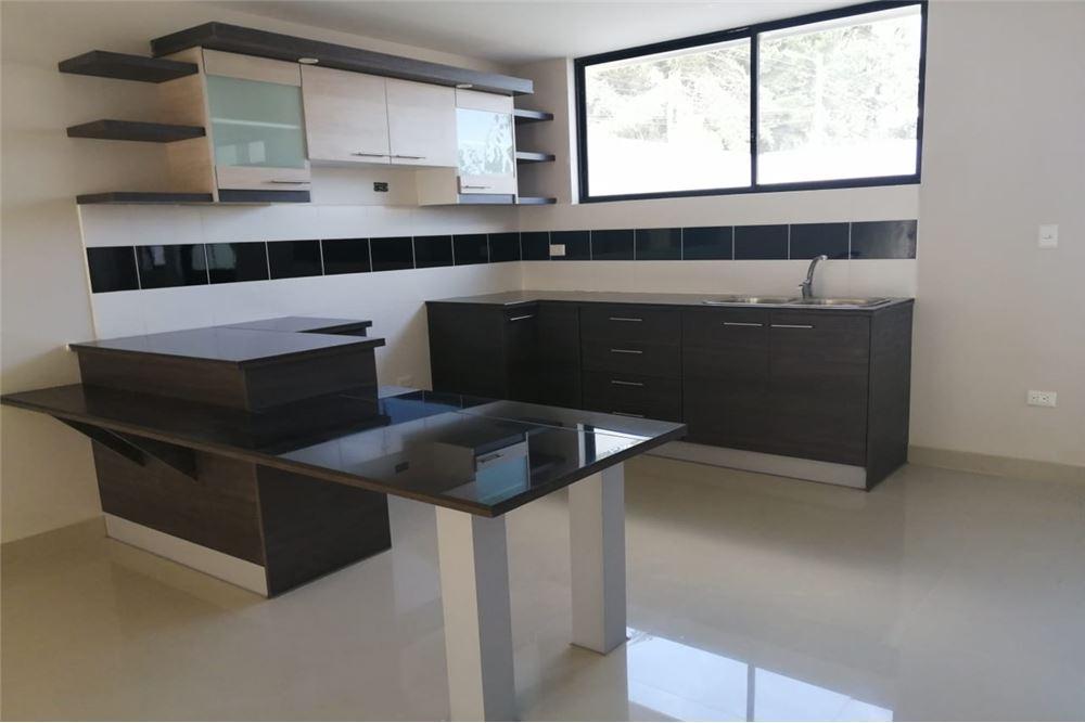 MITAD DEL MUNDO HOUSE FOR SALE WITH PATIO, TERRACE AND BALCONY 5