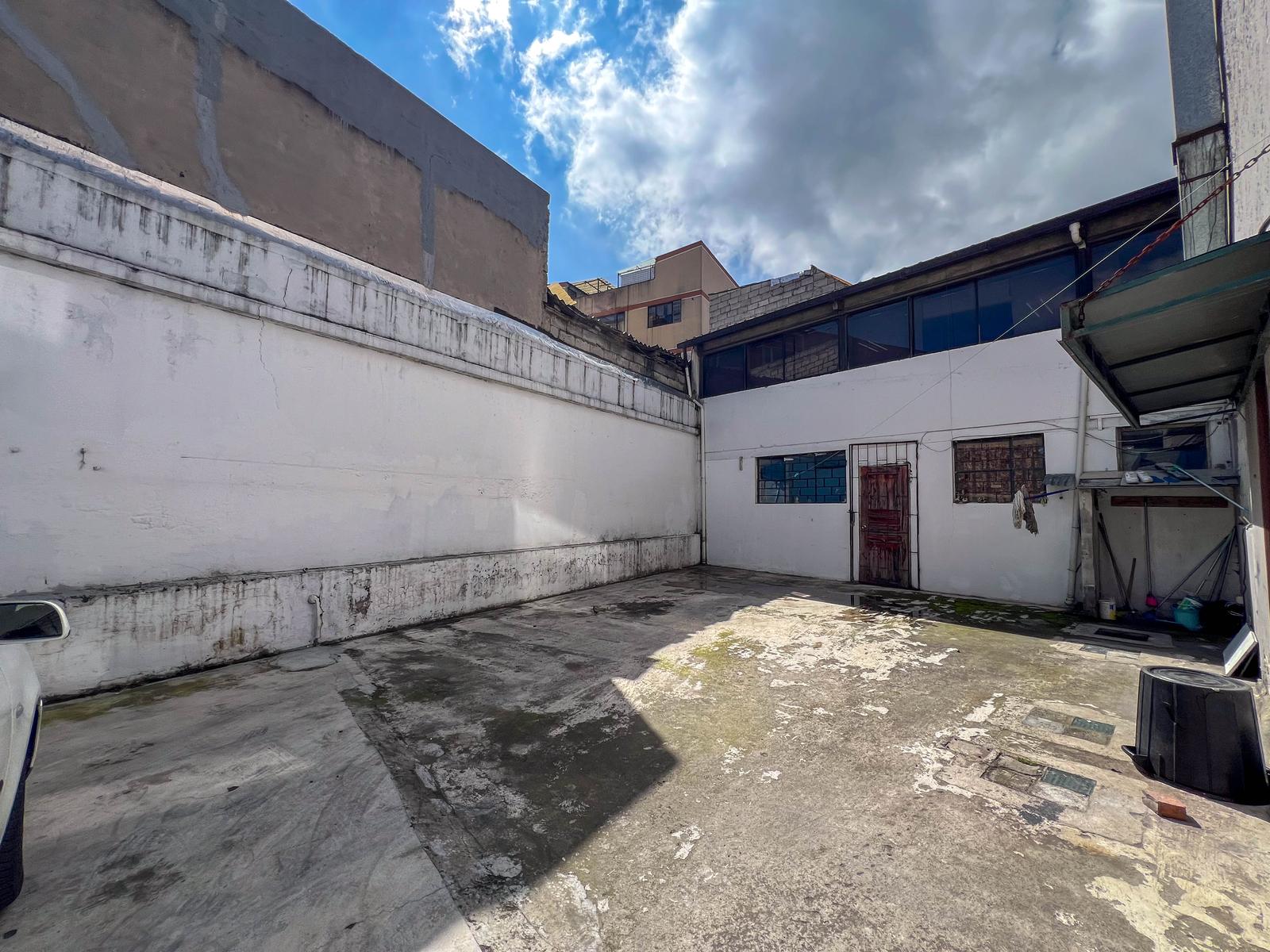 Edificio Comercial en venta en Pichincha | Quito | La Kennedy, Av Galo Plaza Lasso y los Pinos, 914 m²