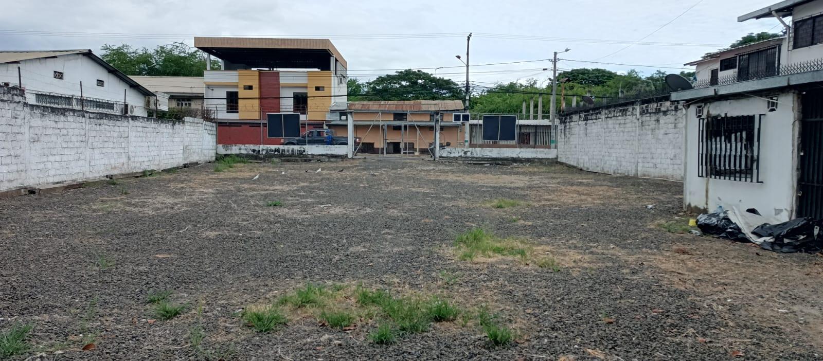 LAND FOR SALE IN PORTOVIEJO AVENIDA 5 DE JUNIO 4