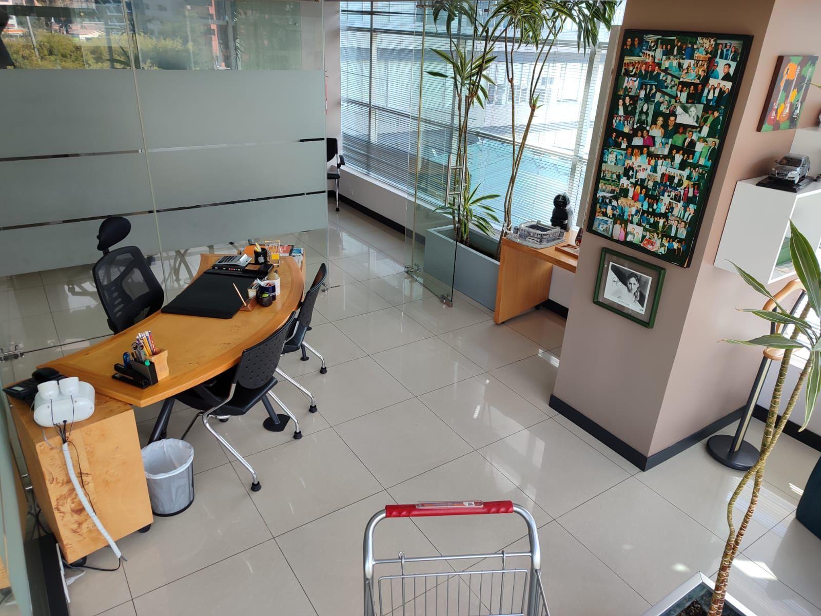 Oficina en venta en Pichincha | Quito | El Batán, Diego de Almagro, 237 m²