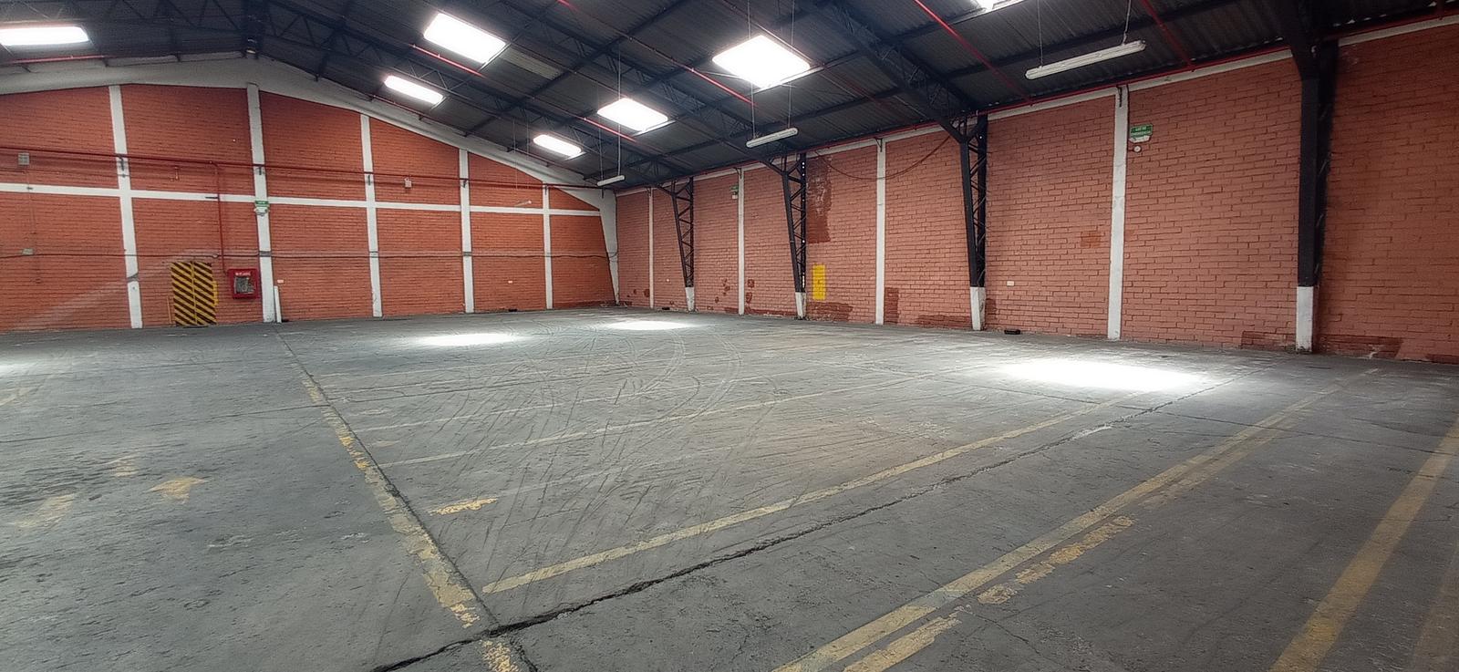 Bodega en venta en Pichincha | Quito | Sur de Quito, Sector Mayorista, Llacao y Quimiag, 1500 m²