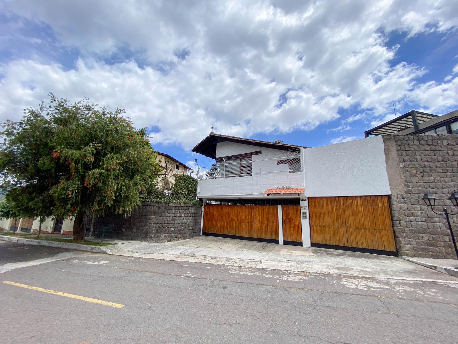 Casa en venta en Pichincha | Quito | Cumbayá, CASA EN VENTA - CUMBAYA - MIRAVALLE 2 - 774m², 774 m²