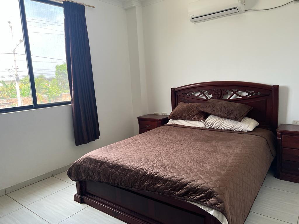 HOUSE FOR SALE IN CHONE ELOY ALFARO AVENUE 3