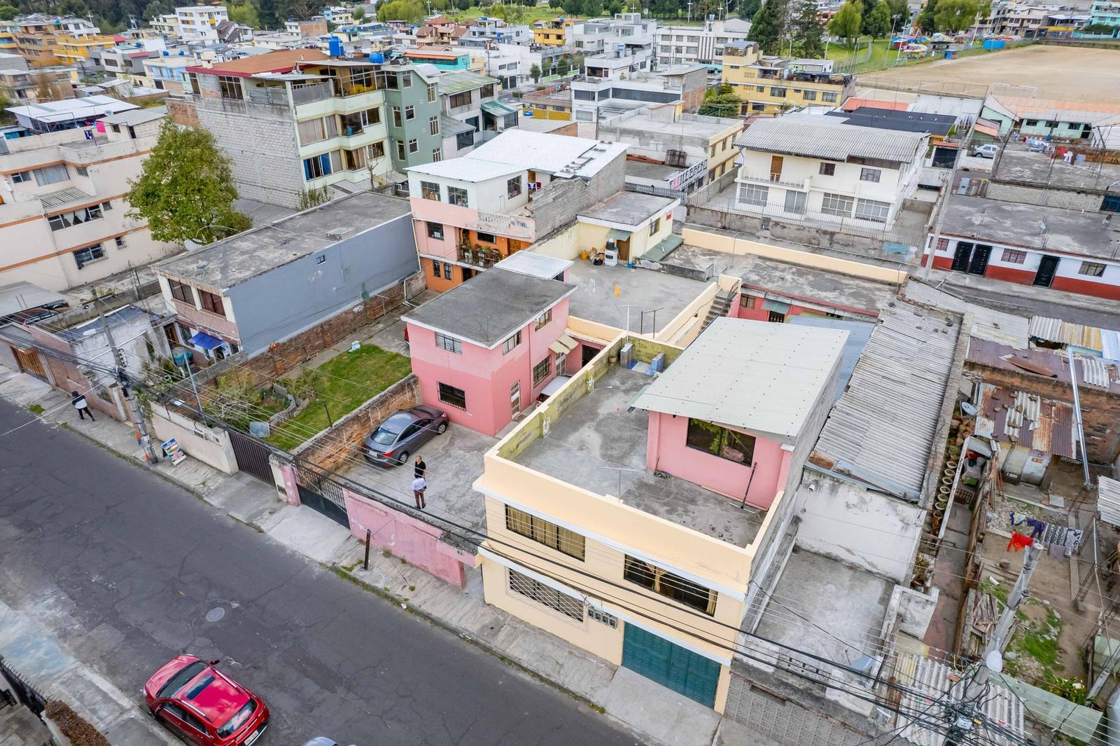 Casa en venta en Pichincha | Quito | Sur de Quito, ATAHUALPA INTI Y QUEVEDO, 542 m²