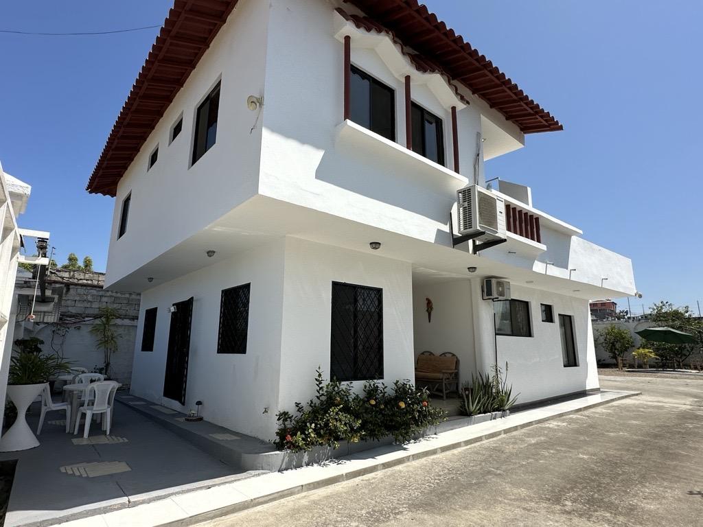 Casa en venta en Guayas | Playas | Centro de Playas, Alfonso Jurado y Av. Del Pacífico B. Cuba, 143 m²