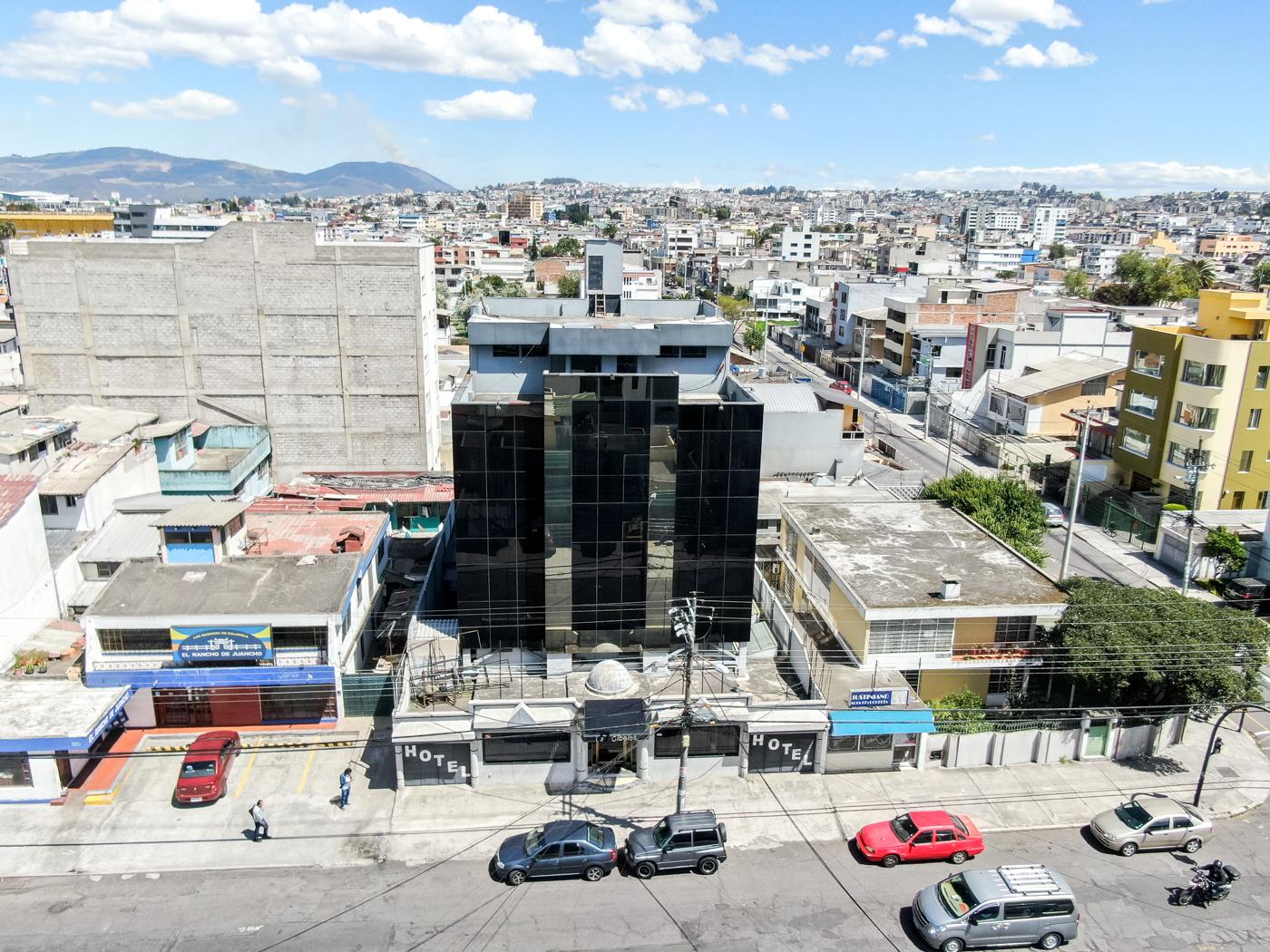 Commercial Building for Sale 1165 m2 Jipijapa Sector Quito 2