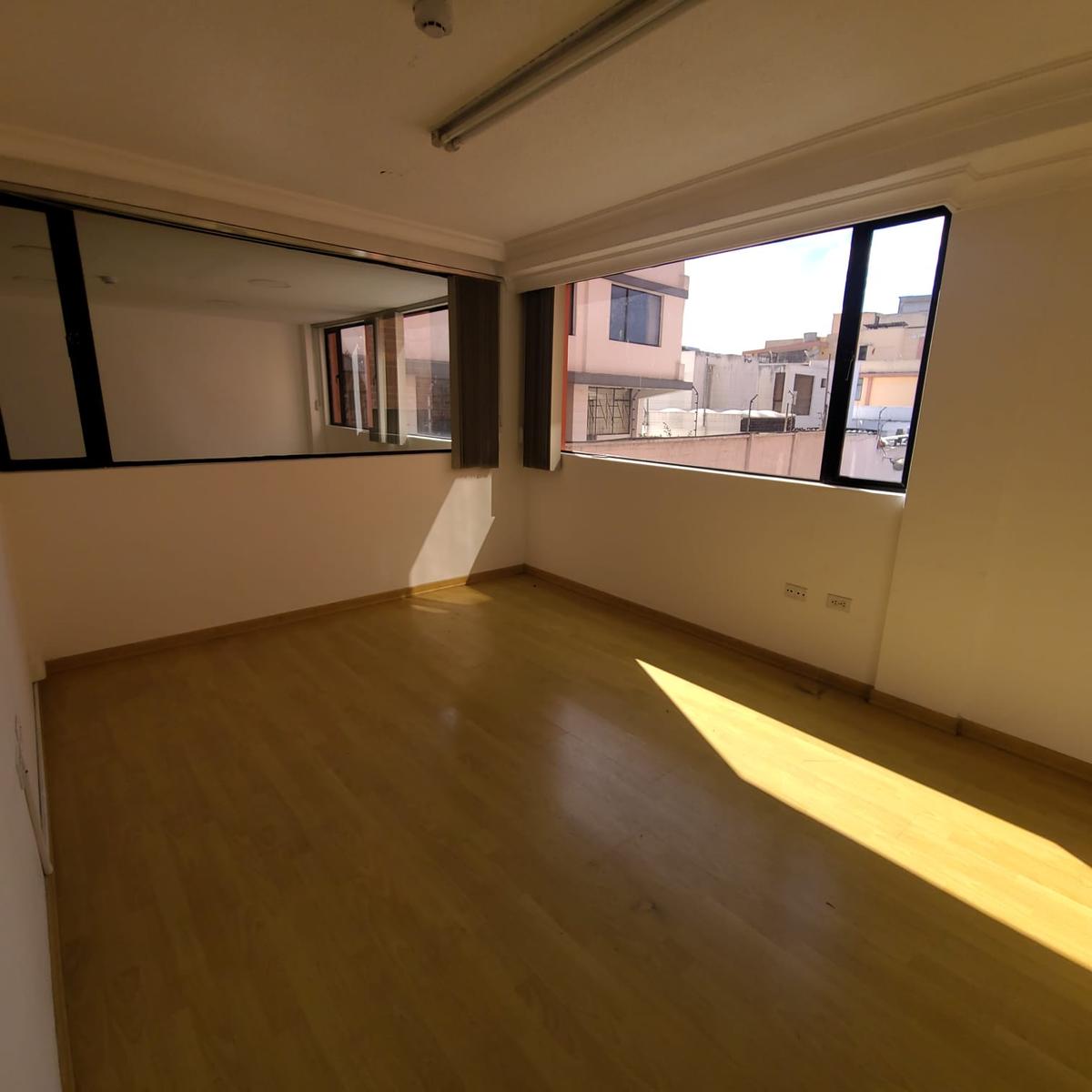 Oficina en alquiler en Pichincha | Quito | Norte de Quito, av. de la prensa y Mariano Echeverría, 65 m²