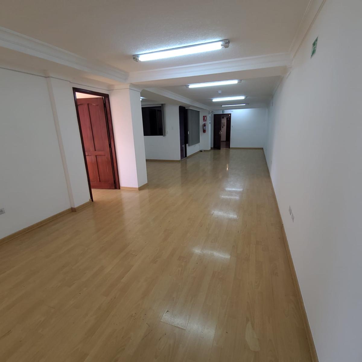 Oficina en alquiler en Pichincha | Quito | Norte de Quito, av. de la prensa y Mariano Echeverría, 65 m²