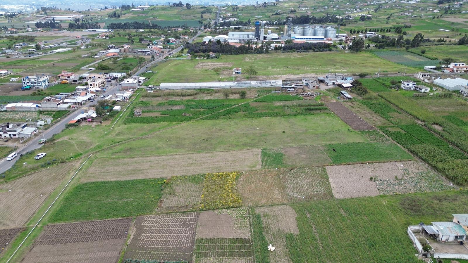 Land in Northern Ambato 3