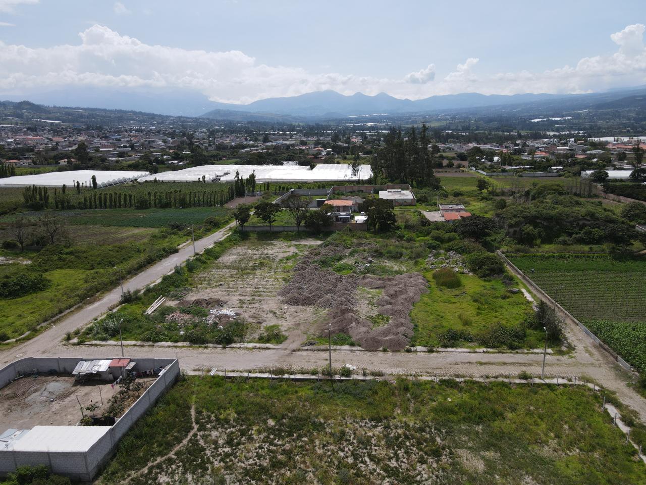 Terreno en venta en Ecuador | Imbabura | Antonio Ante, calle cuenca 477 y sucre