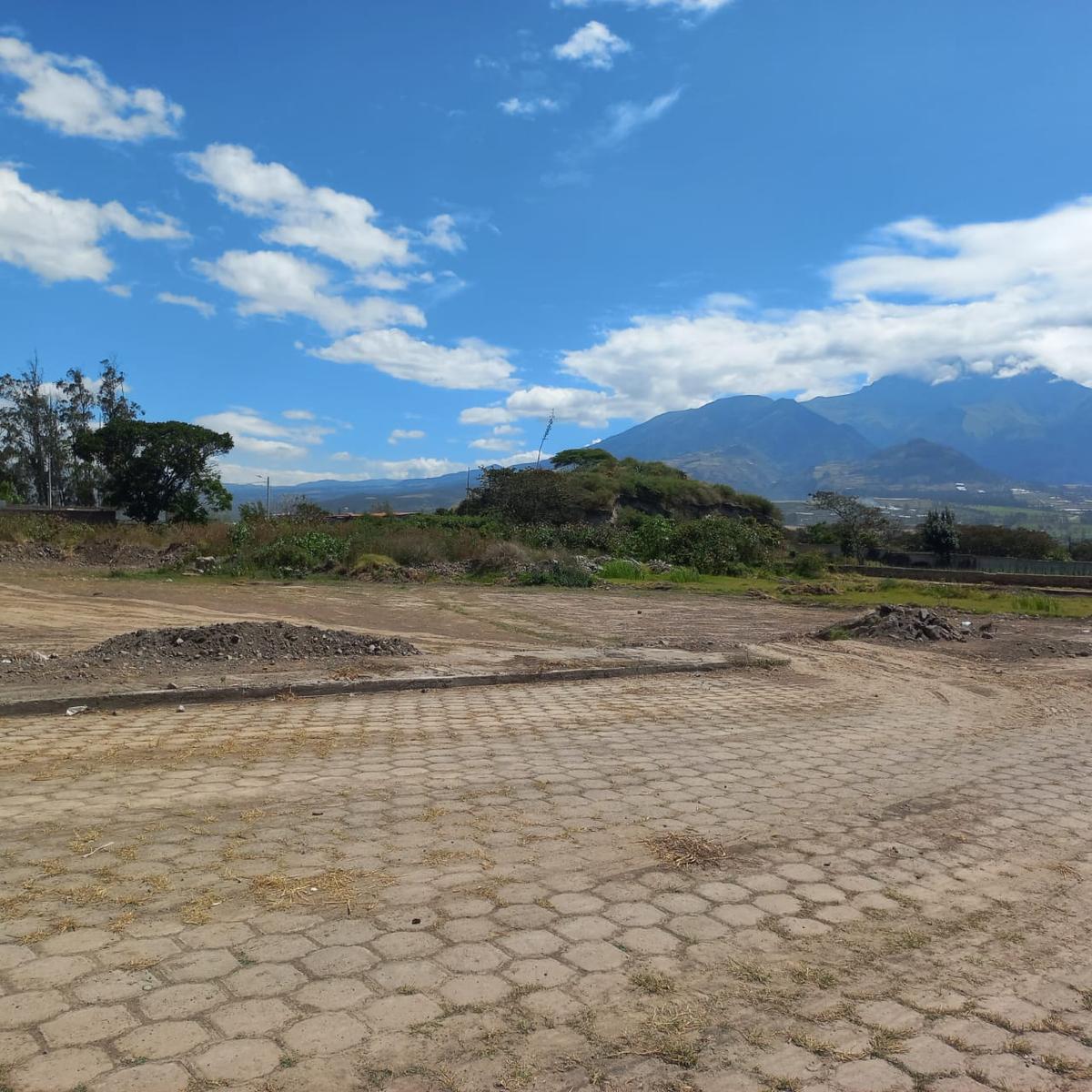 Land in Atuntaqui 2