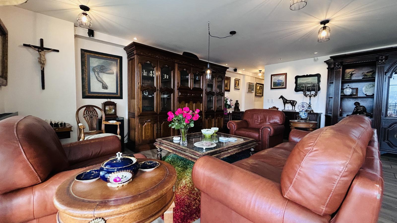 Departamento en venta en Pichincha | Quito | Cumbayá, Cumbaya. Calle Chimborazo., 180 m²