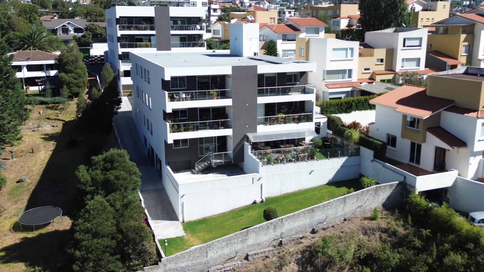 Departamento en venta en Pichincha | Quito | Cumbayá, Cumbaya. Calle Chimborazo., 180 m²