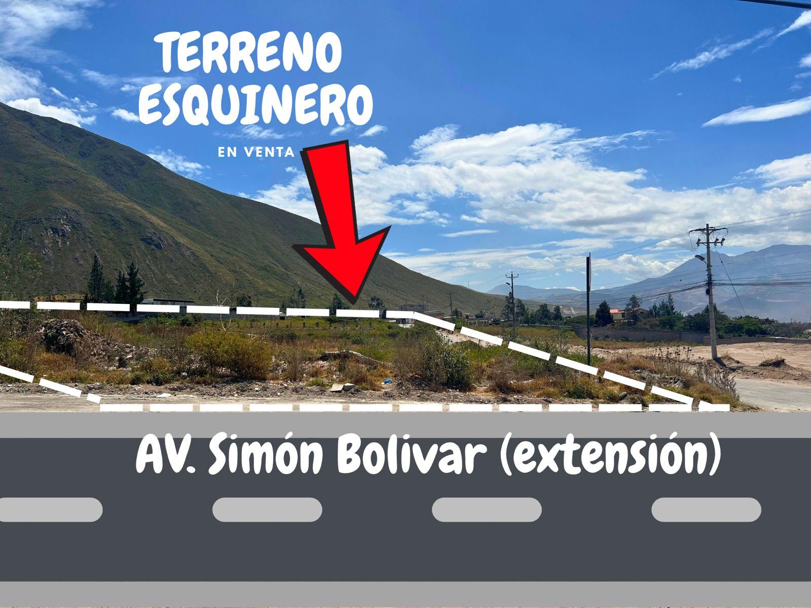 Terreno ESQUINERO, $55 c/m2, Mitad del Mundo, Inversión, Todo Servicio