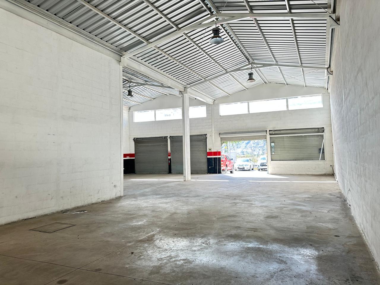 Local en alquiler en Pichincha | Quito | Mitad del Mundo, Manuel Córdova Galarza, 400 m²