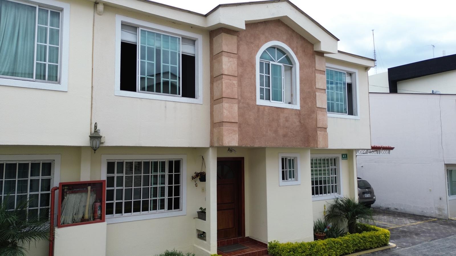 Casa en venta en Pichincha | Quito | La Armenia, Lola Quintana, 197 m²
