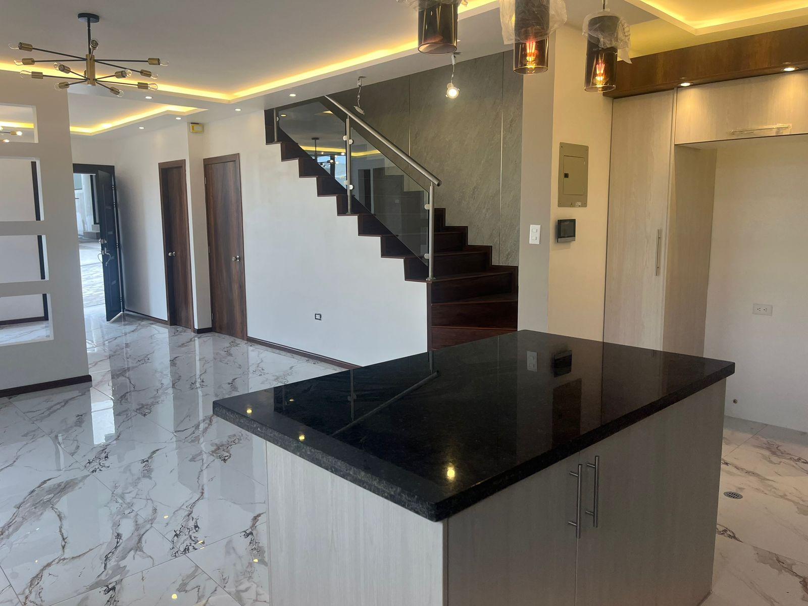 Casa en venta en Pichincha | Quito | Ponceano, CASA EN VENTA 250m² PONCEANO ALTO, 250 ha