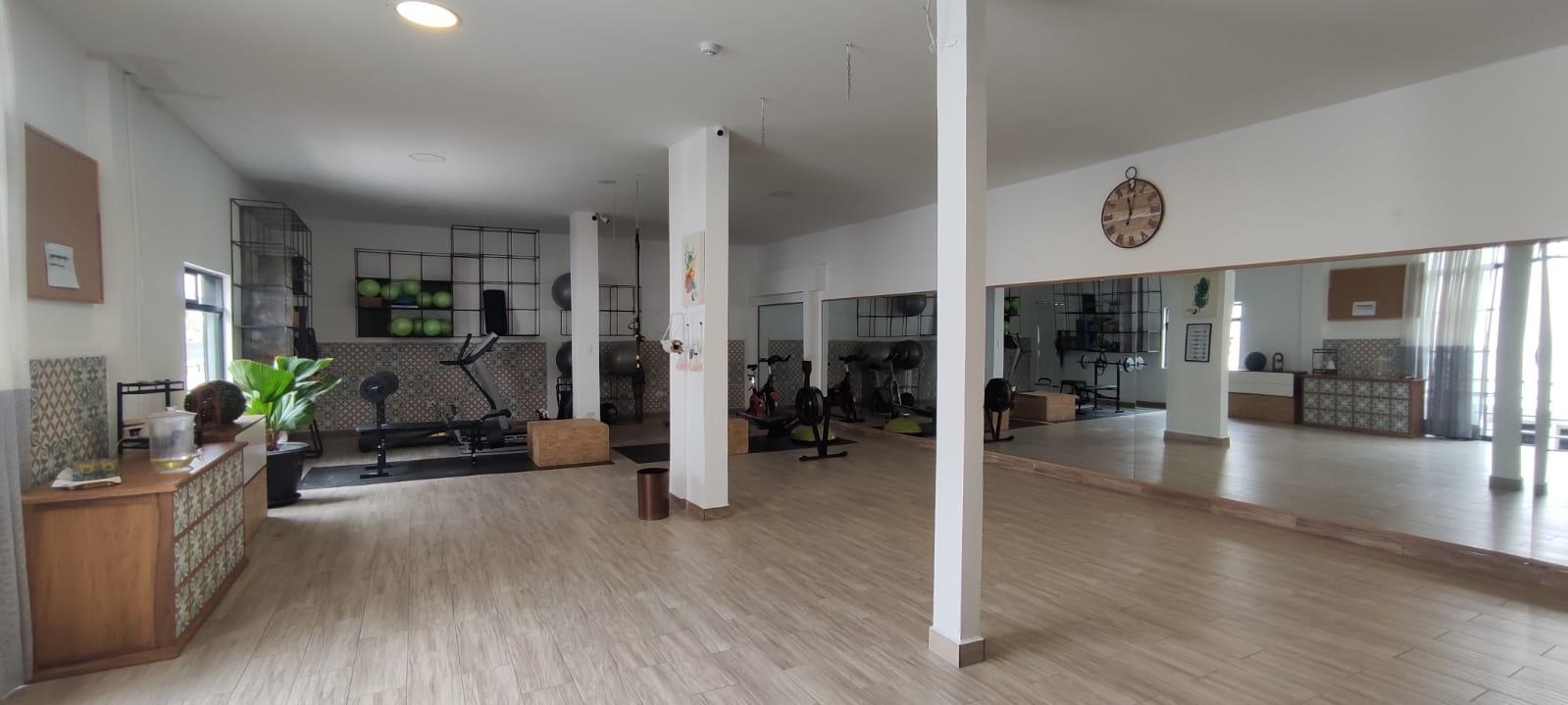 Local en alquiler en Pichincha | Quito | Cumbayá, Calle Alba Calderón y Av. Interoceánica, 300 m²