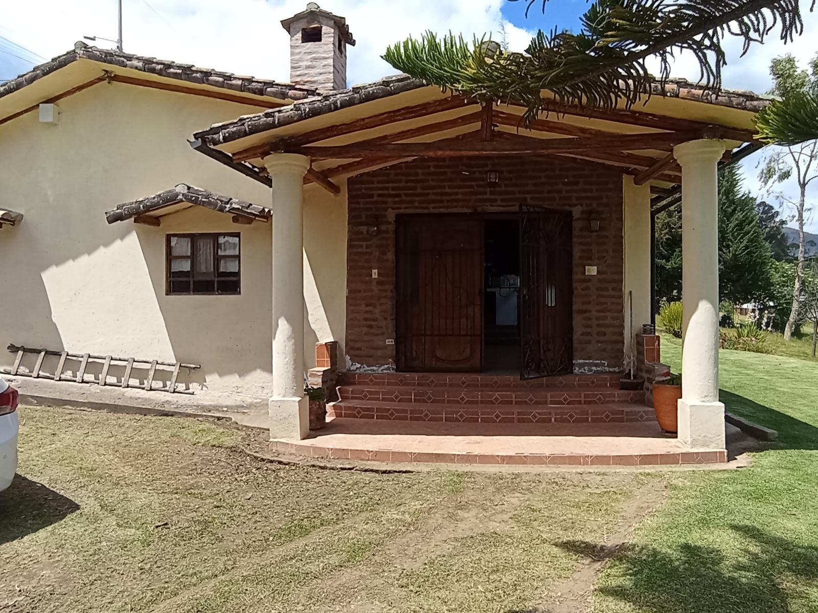 Quinta en venta en Pichincha | Quito | Checa, Checa sector La Tola, 211 m²