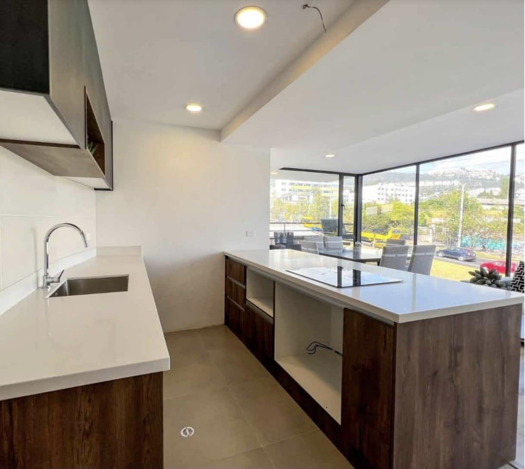 SPECTACULAR BUILDING IN EL CONDADO 5