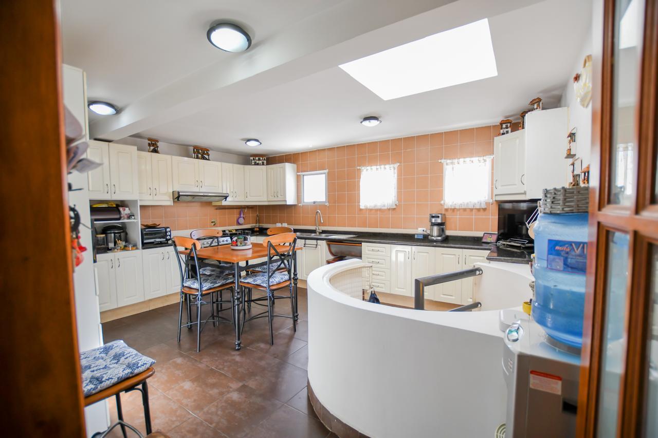 Casa en venta en Ecuador | Pichincha | Quito, Alelies y Farsalias, 276 m²