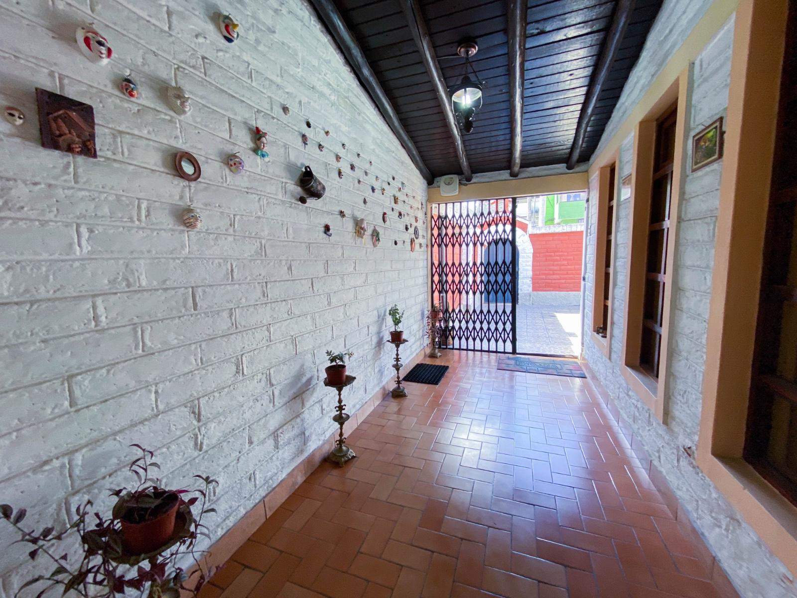 CASA EN VENTA CASHAPAMBA
