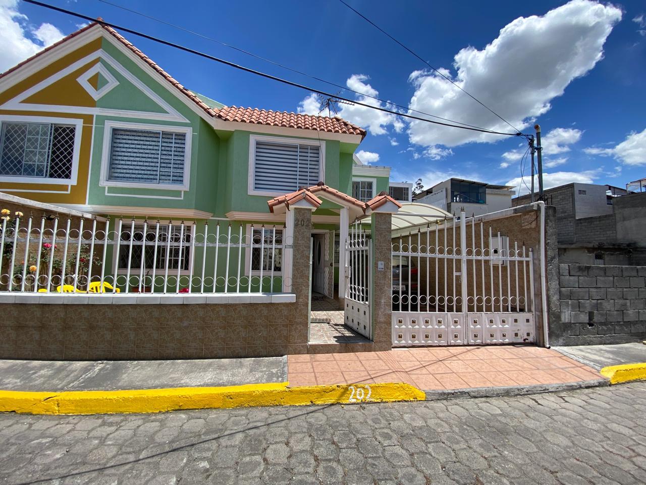 Casa en venta en Pichincha | Quito | Conocoto, Conocoto Calle Marqueza de Solanda, 211 m²