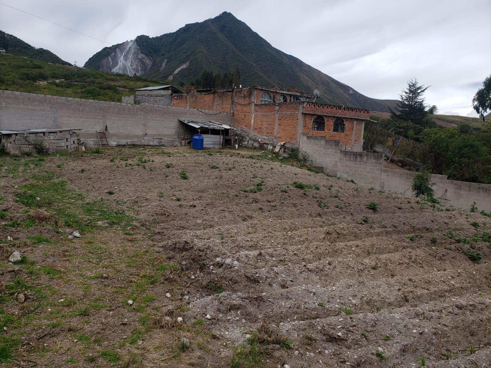Land for Sale at Mitad del Mundo Pululahua with All Services 3