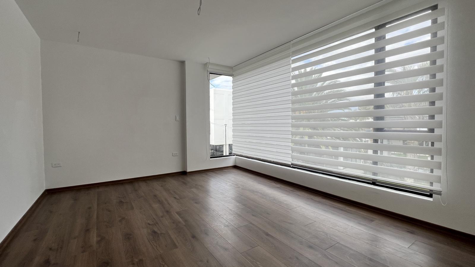 Casa en venta en Pichincha | Quito | Tumbaco, CALLE CASTROLANDIA INTERSECCION PSJE S/N, 159 m²