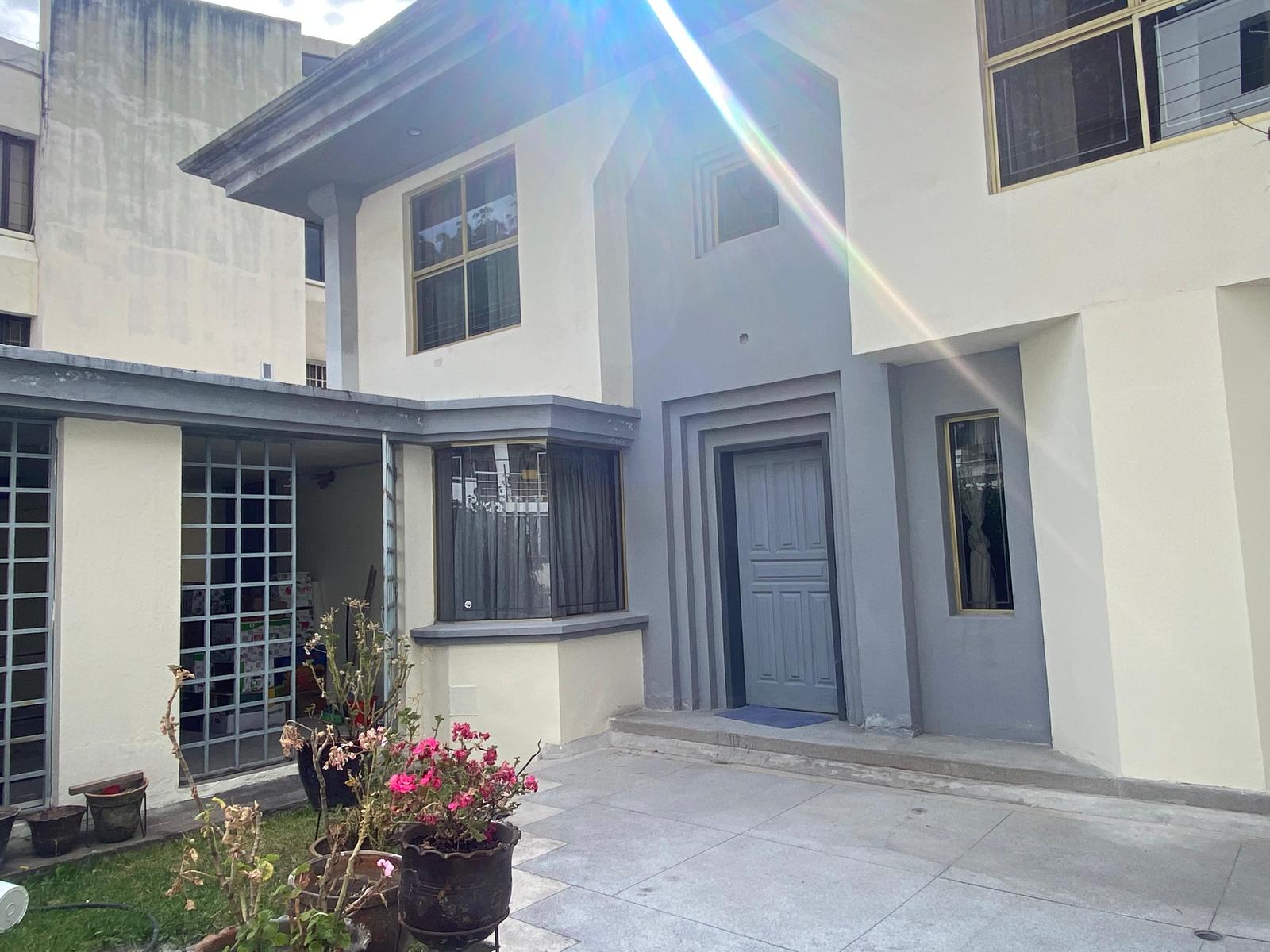 STRATEGICALLY LOCATED HOUSE FOR SALE.