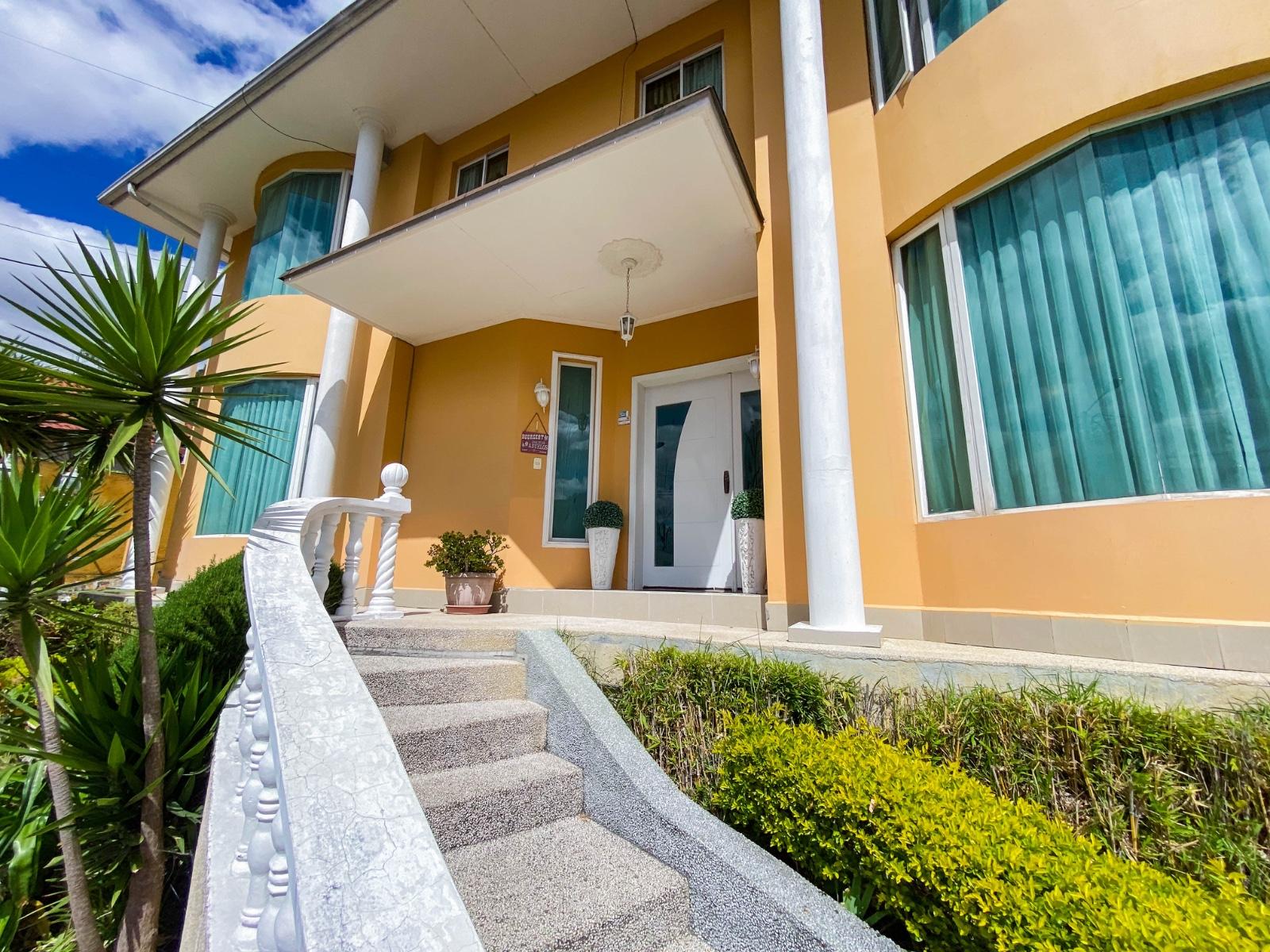 SALE OF DETACHED HOUSE ON SPECIAL OFFER 3
