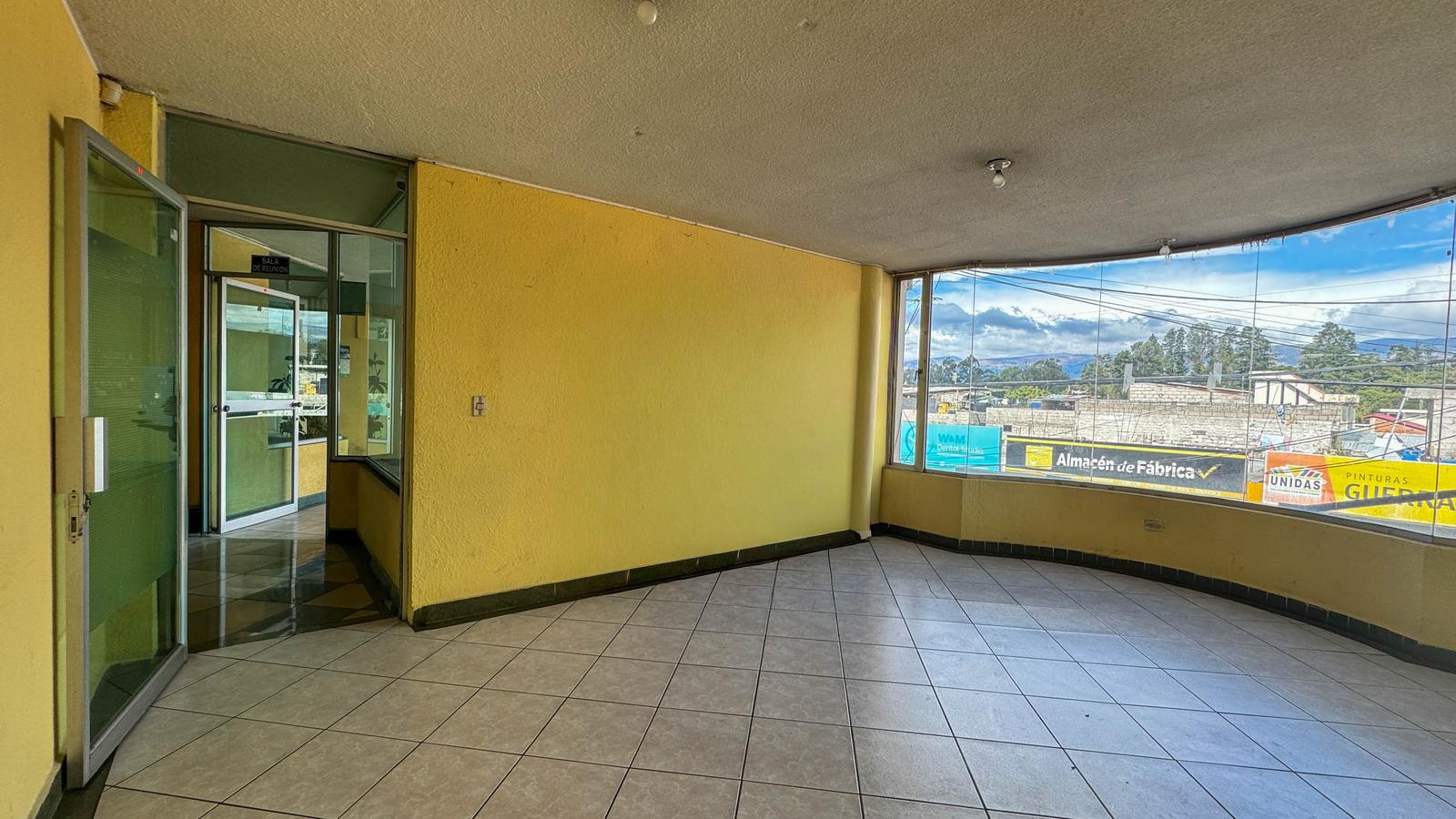 Commercial Space San Pedro de Taboada for Medical Office or Beauty Salon 2